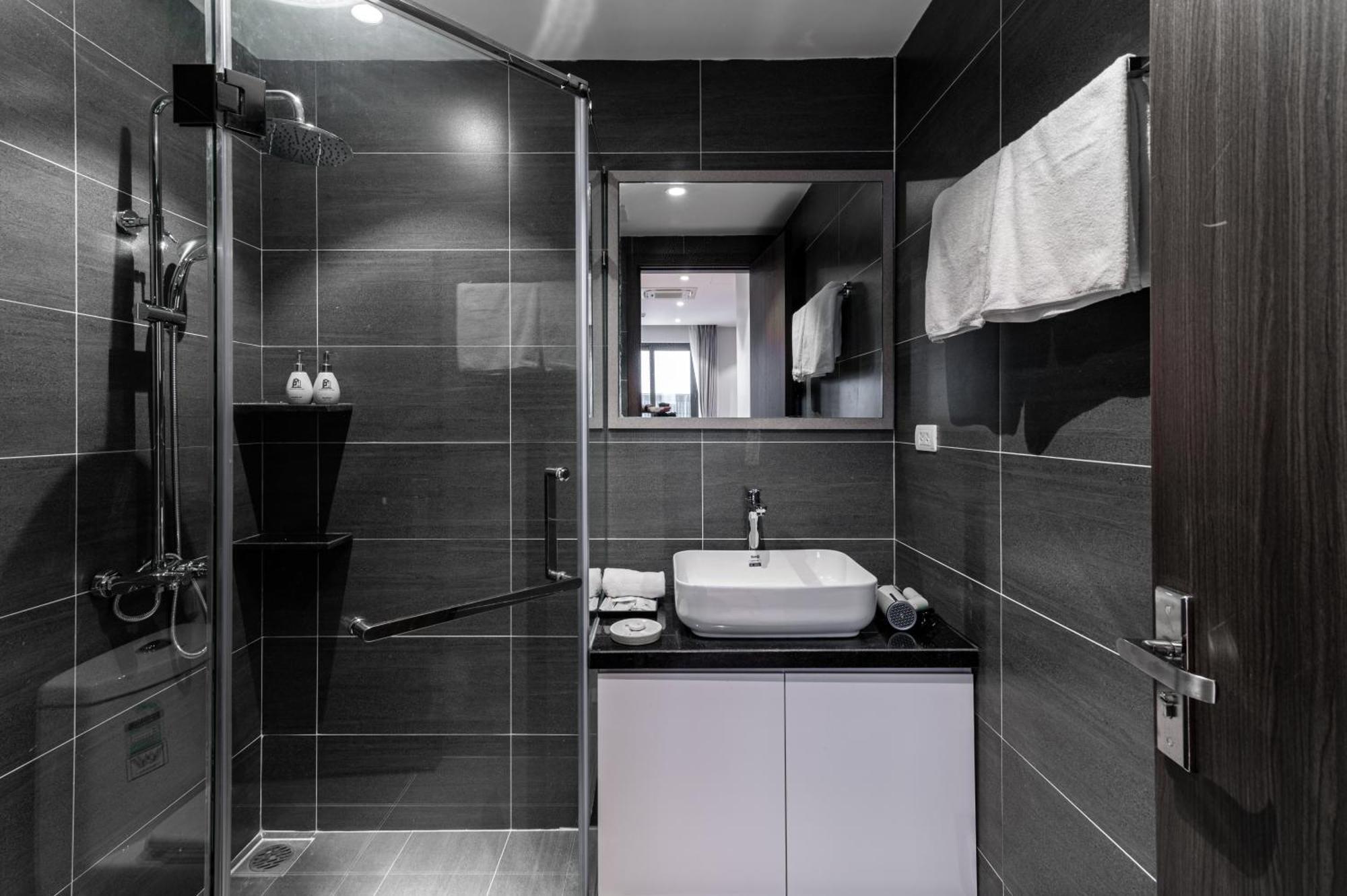 Luxe Paradise Suites Hotel To Ngoc Van Hanoi Exterior foto