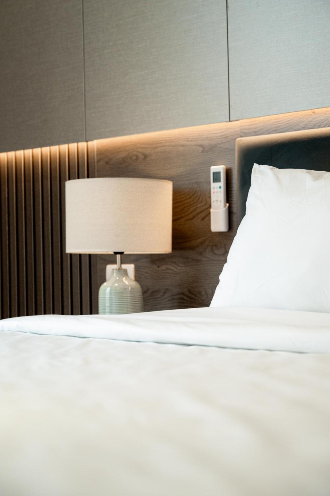 Luxe Paradise Suites Hotel To Ngoc Van Hanoi Exterior foto
